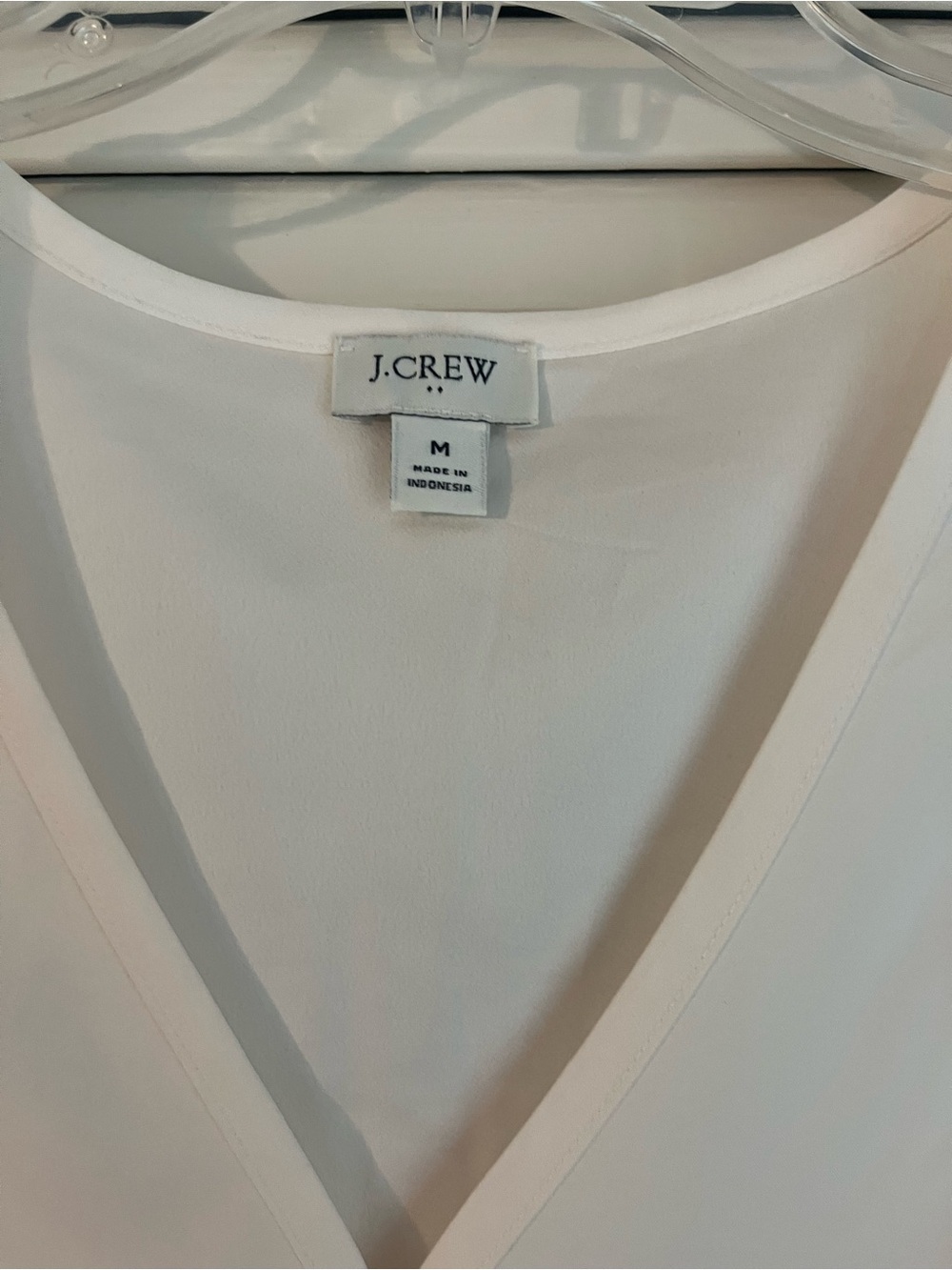 J. Crew Factory NWOT Sleeveless V-Neck Crepe Shell Top- Marine Salt - Picture 4 of 7